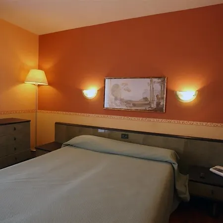 מלון Hotel Como סירקוזה