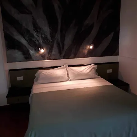 מלון Hotel Como 3*
