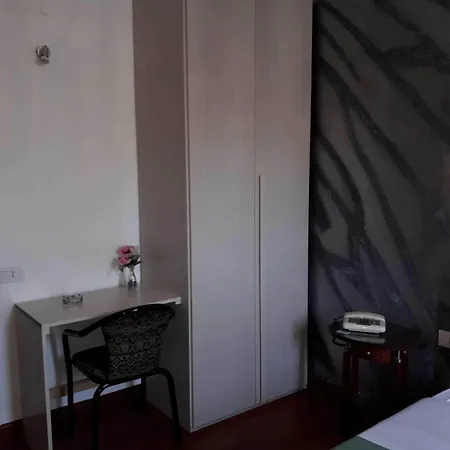 מלון Hotel Como סירקוזה