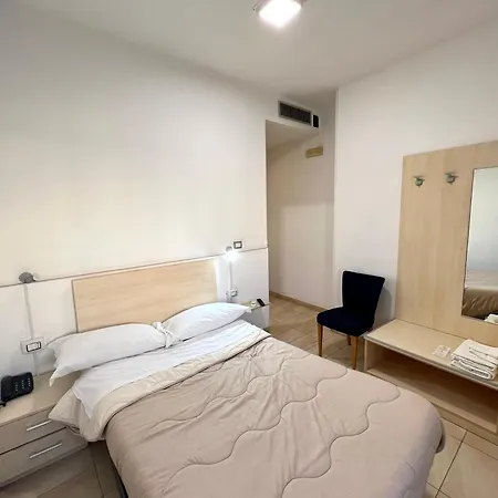 Hotel Como Hotell 3*
