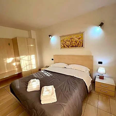 Отель Hotel Como 3*