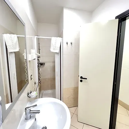Hotel Como Hotel 3*